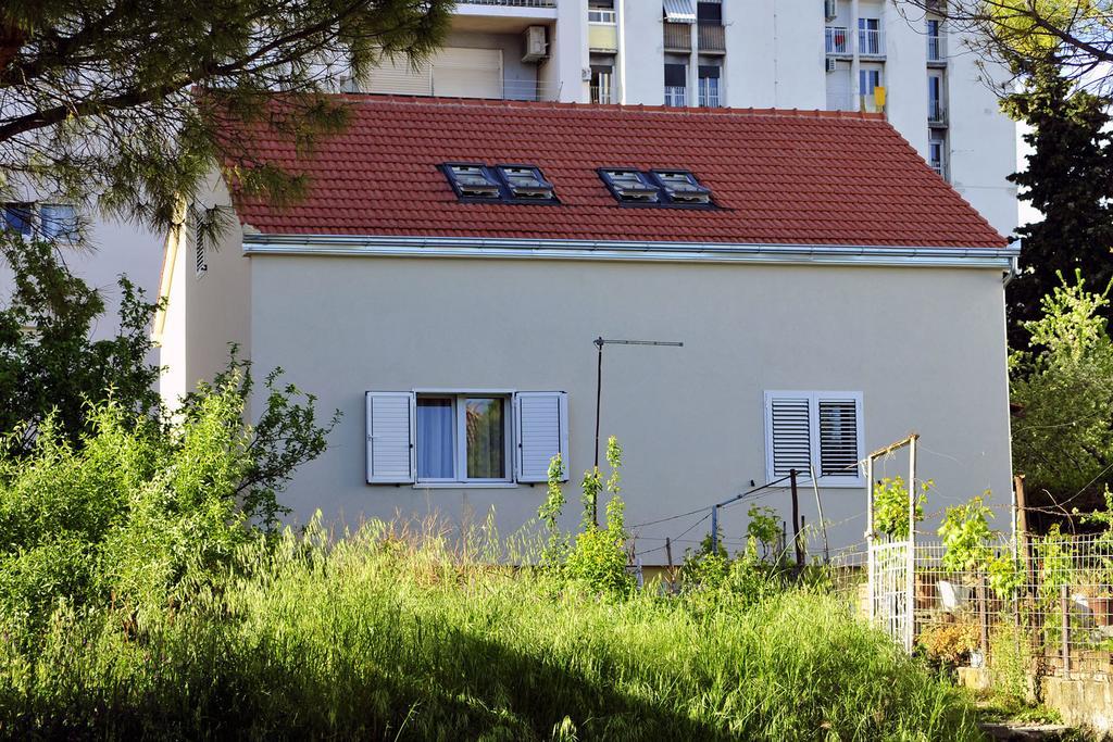 Green Garden Apartment Split Exterior photo